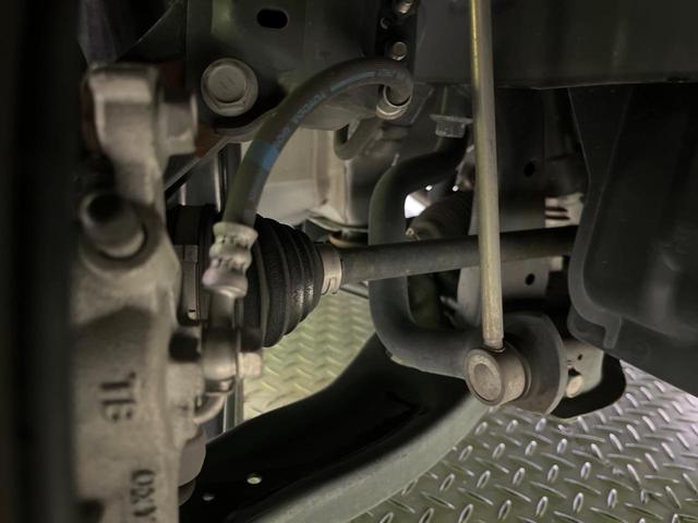 お車を安心してお乗りいただく為には、足回りの定期点検が欠かせません。サービスサポート（有償保証）では無料点検もご提供しており、安心のカーライフをお過ごしいただけるサポート体制が整っています。