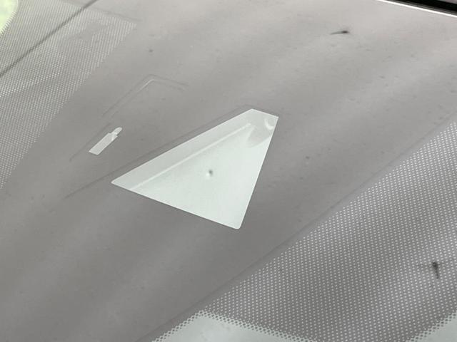 MAZDA3ファストバック 15Sツーリング 純正SDナビ 全周囲カメラ 衝突被害軽減システム レーダークルーズ 禁煙車 コーナーセンサー スマートキー LEDヘッド ビルトインETC オートハイビーム 車線逸脱警報 オートライト(5枚目)