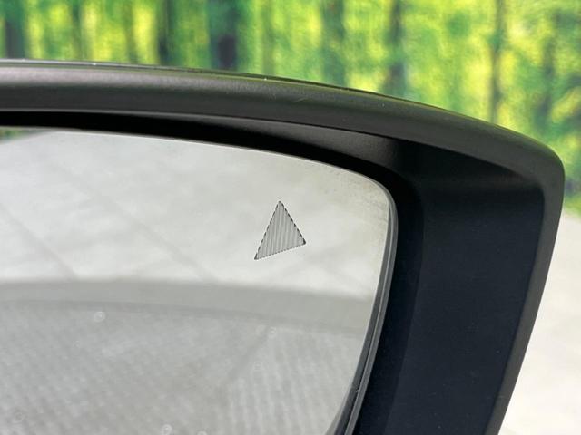 MAZDA3ファストバック 15Sツーリング 純正SDナビ 全周囲カメラ 衝突被害軽減システム レーダークルーズ 禁煙車 コーナーセンサー スマートキー LEDヘッド ビルトインETC オートハイビーム 車線逸脱警報 オートライト(7枚目)