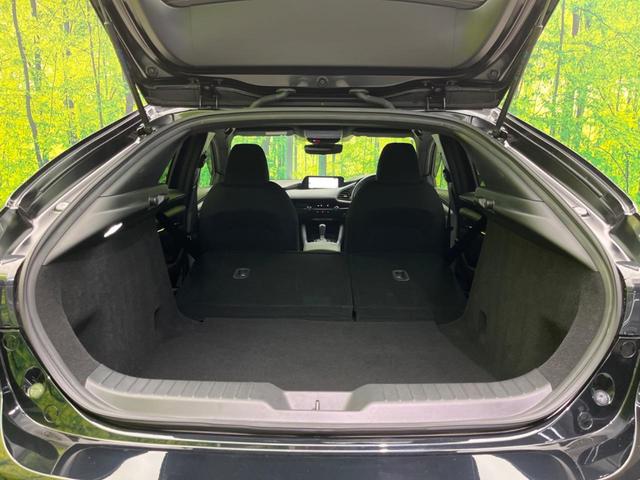 MAZDA3ファストバック 15Sツーリング 純正SDナビ 全周囲カメラ 衝突被害軽減システム レーダークルーズ 禁煙車 コーナーセンサー スマートキー LEDヘッド ビルトインETC オートハイビーム 車線逸脱警報 オートライト(10枚目)