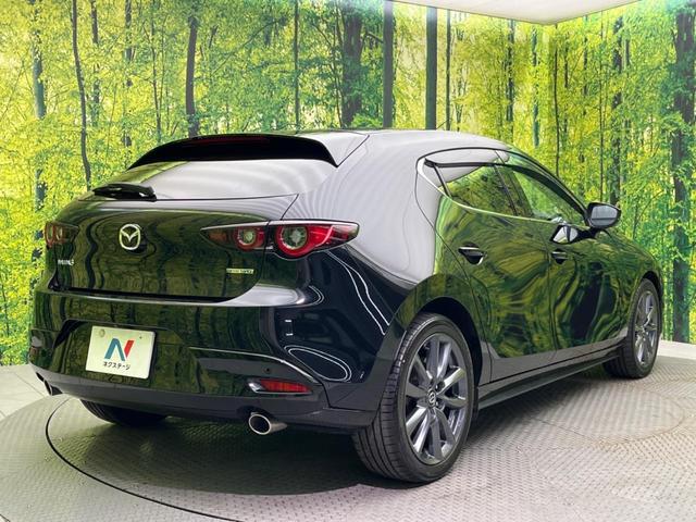 MAZDA3ファストバック 15Sツーリング 純正SDナビ 全周囲カメラ 衝突被害軽減システム レーダークルーズ 禁煙車 コーナーセンサー スマートキー LEDヘッド ビルトインETC オートハイビーム 車線逸脱警報 オートライト(17枚目)