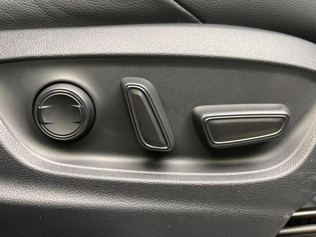 カローラクロス ハイブリッド　Ｚ　パノラマルーフ　禁煙車　純正１０．５インチディスプレイオーディオ　全周囲カメラ　セーフティセンス　レーダークルーズコントロール　ＬＥＤヘッドライト　パワーバックドア　前席シートヒーター（7枚目）