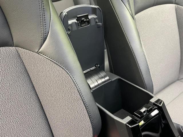 カローラクロス ハイブリッド　Ｚ　パノラマルーフ　禁煙車　純正１０．５インチディスプレイオーディオ　全周囲カメラ　セーフティセンス　レーダークルーズコントロール　ＬＥＤヘッドライト　パワーバックドア　前席シートヒーター（44枚目）