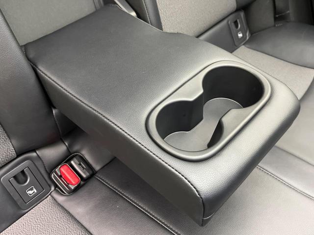 カローラクロス ハイブリッド　Ｚ　パノラマルーフ　禁煙車　純正１０．５インチディスプレイオーディオ　全周囲カメラ　セーフティセンス　レーダークルーズコントロール　ＬＥＤヘッドライト　パワーバックドア　前席シートヒーター（46枚目）