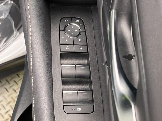 アルファード Z 14型ディスプレイオーディオプラス 左右独立ムーンルーフ ユニバーサルステップ付き両側電動スライドドア フリップダウンモニター デジタルインナーミラー トヨタセーフティセンス(31枚目)