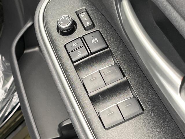 ノア ハイブリッドＳ－Ｚ　両側電動スライドドア　１４型有機ＥＬフリップダウンモニター　１０．５型ディスプレイオーディオプラス　トヨタセーフティセンス　レーダークルーズコントロール　バックカメラ　ＡＰＰＬＥＣＡＲＰＬＡＹ（28枚目）