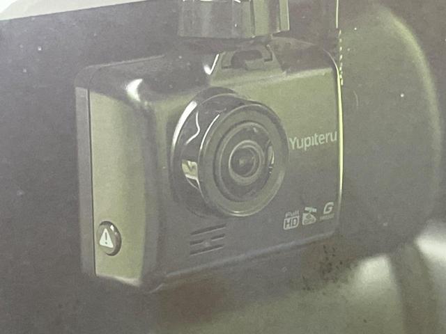 アウトランダーPHEV P 4WD 後席モニター 全周囲カメラ 衝突被害軽減システム レーダークルーズ 禁煙車 電動リアゲート ドラレコ コーナーセンサー スマートキー LEDヘッド ETC オートハイビーム オートライト(5枚目)