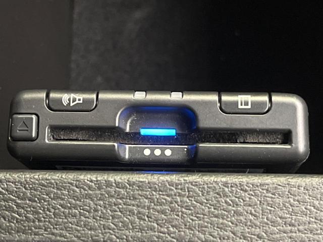 アウトランダーPHEV P 4WD 後席モニター 全周囲カメラ 衝突被害軽減システム レーダークルーズ 禁煙車 電動リアゲート ドラレコ コーナーセンサー スマートキー LEDヘッド ETC オートハイビーム オートライト(6枚目)