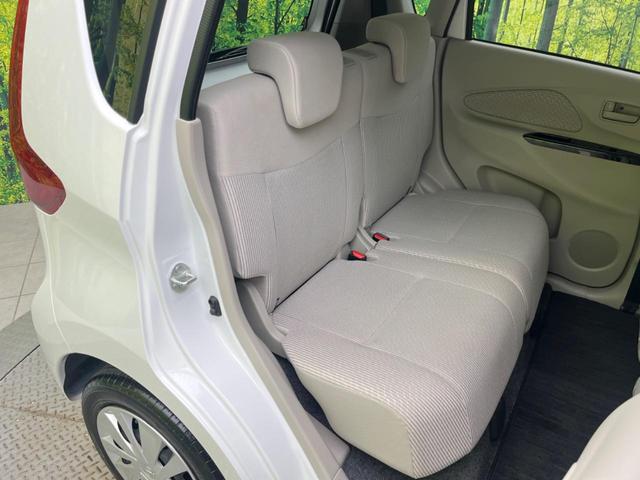後部座席も気になるようなキズ・汚れやへたり等、大きなダメージはなく、良好な状態です。