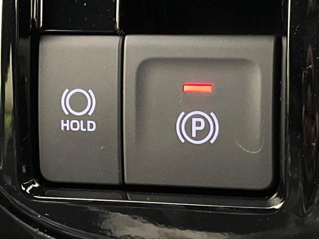 【オートブレーキホールド】信号待ちや渋滞で停車時にブレーキから足を離しても、停止状態を保持してくれます。前進するときはアクセルを踏めば自動で解除されるので安心♪街乗り運転が楽になります♪