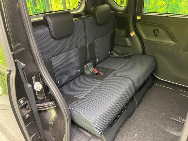 高品質なオリジナルフロアマットもオプションにてご用意しております。お好きなデザインやカラーをお車に合わせて選んでいただくことができます♪