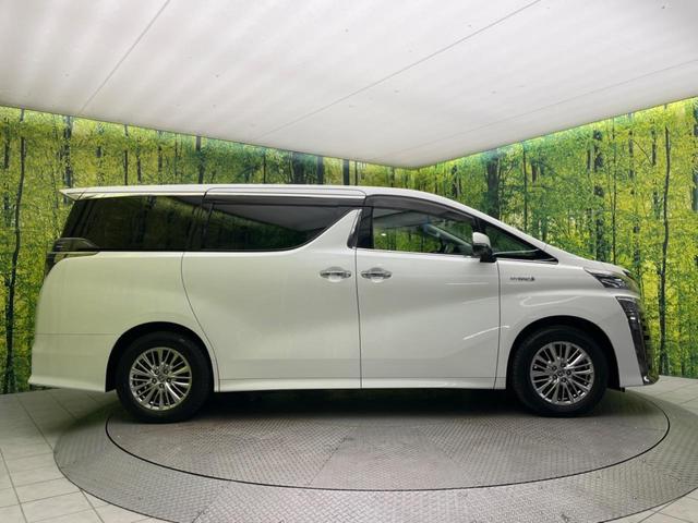 ヴェルファイアハイブリッド ＺＲ　Ｇエディション　サンルーフ　両側電動ドア　後席モニター　バックカメラ　１００Ｖ電源　衝突被害軽減システム　レーダークルーズ　電動リアゲート　レザーシート　前席シートエアコン　前後席パワーシート　ドラレコ（27枚目）