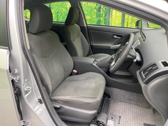 プリウス Ｌ　禁煙車　純正ナビ　スマートキー　電動格納ミラー　オートエアコン　純正１５インチアルミホイール　ステアリングスイッチ　電動格納ミラー　地デジ　ヘッドライトレベライザー（8枚目）