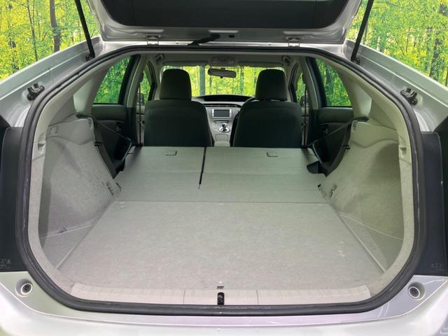 プリウス Ｌ　禁煙車　純正ナビ　スマートキー　電動格納ミラー　オートエアコン　純正１５インチアルミホイール　ステアリングスイッチ　電動格納ミラー　地デジ　ヘッドライトレベライザー（10枚目）