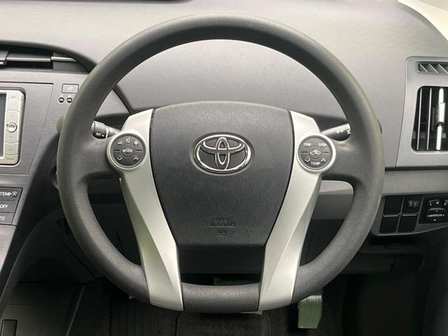 プリウス Ｌ　禁煙車　純正ナビ　スマートキー　電動格納ミラー　オートエアコン　純正１５インチアルミホイール　ステアリングスイッチ　電動格納ミラー　地デジ　ヘッドライトレベライザー（11枚目）