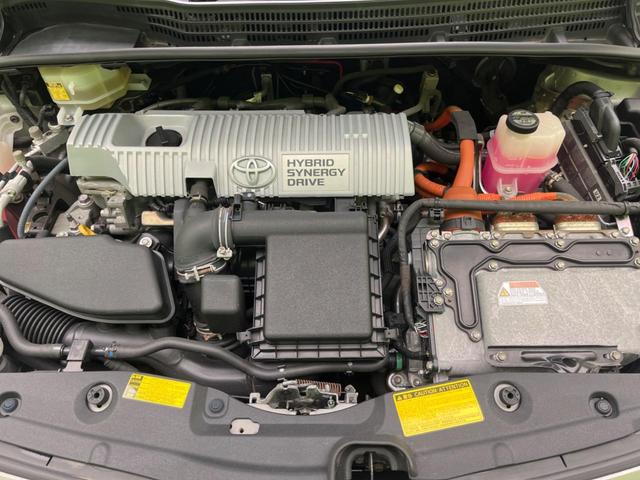 プリウス Ｌ　禁煙車　純正ナビ　スマートキー　電動格納ミラー　オートエアコン　純正１５インチアルミホイール　ステアリングスイッチ　電動格納ミラー　地デジ　ヘッドライトレベライザー（18枚目）