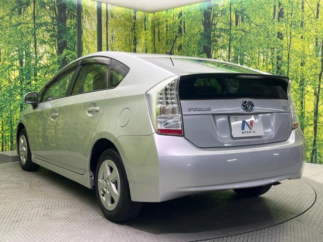 プリウス Ｌ　禁煙車　純正ナビ　スマートキー　電動格納ミラー　オートエアコン　純正１５インチアルミホイール　ステアリングスイッチ　電動格納ミラー　地デジ　ヘッドライトレベライザー（24枚目）