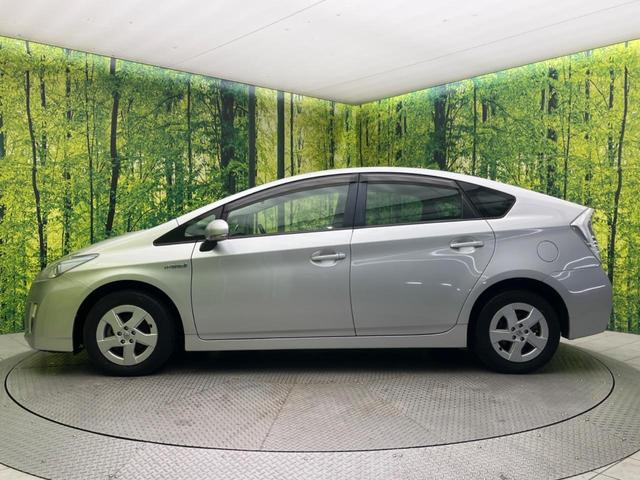 プリウス Ｌ　禁煙車　純正ナビ　スマートキー　電動格納ミラー　オートエアコン　純正１５インチアルミホイール　ステアリングスイッチ　電動格納ミラー　地デジ　ヘッドライトレベライザー（25枚目）