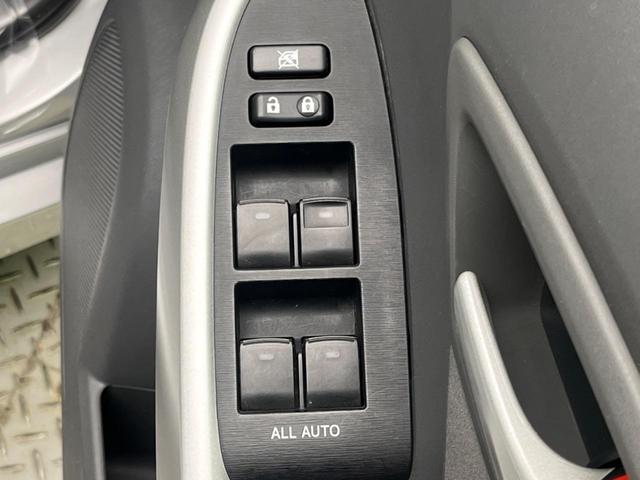 プリウス Ｌ　禁煙車　純正ナビ　スマートキー　電動格納ミラー　オートエアコン　純正１５インチアルミホイール　ステアリングスイッチ　電動格納ミラー　地デジ　ヘッドライトレベライザー（31枚目）