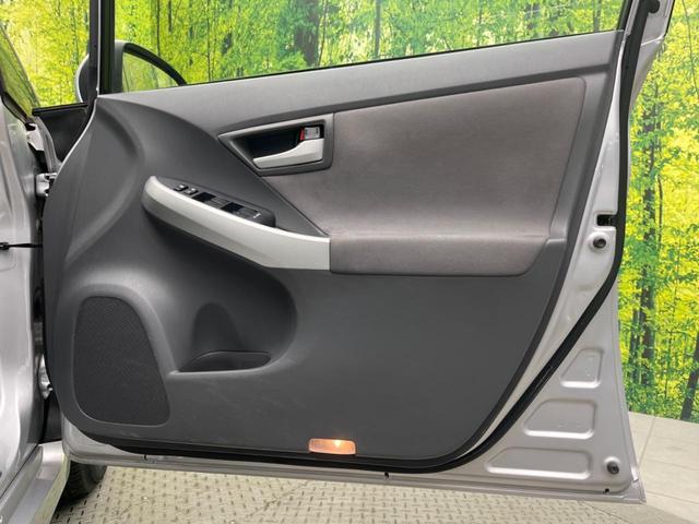 プリウス Ｌ　禁煙車　純正ナビ　スマートキー　電動格納ミラー　オートエアコン　純正１５インチアルミホイール　ステアリングスイッチ　電動格納ミラー　地デジ　ヘッドライトレベライザー（33枚目）