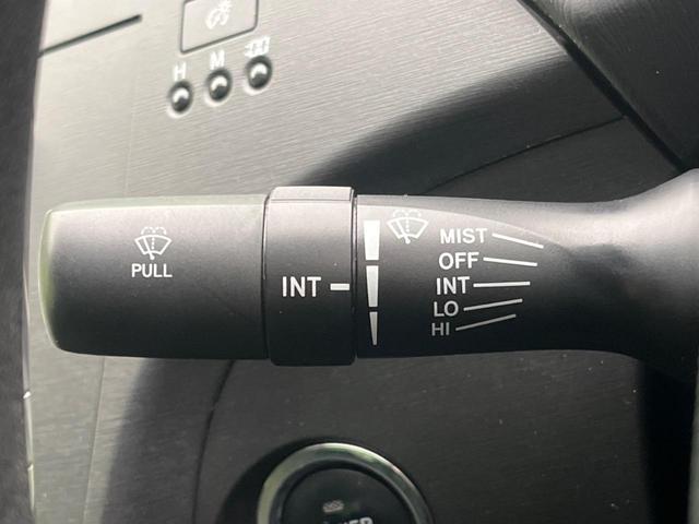 プリウス Ｌ　禁煙車　純正ナビ　スマートキー　電動格納ミラー　オートエアコン　純正１５インチアルミホイール　ステアリングスイッチ　電動格納ミラー　地デジ　ヘッドライトレベライザー（42枚目）