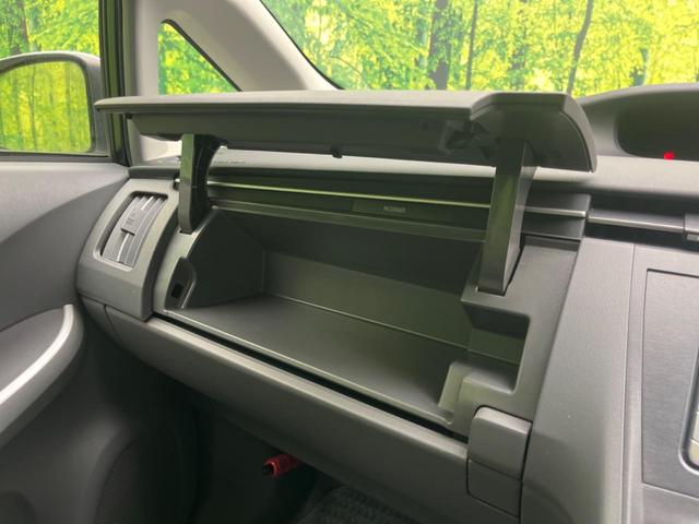 プリウス Ｌ　禁煙車　純正ナビ　スマートキー　電動格納ミラー　オートエアコン　純正１５インチアルミホイール　ステアリングスイッチ　電動格納ミラー　地デジ　ヘッドライトレベライザー（50枚目）