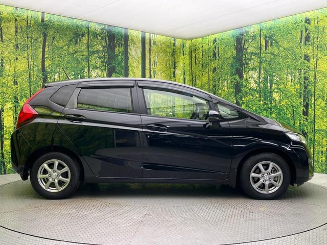 フィット 13G・Fパッケージ ファインエディション 禁煙車 純正ナビ バックカメラ ETC スマートキー オートエアコン アイドリングストップ 電動格納ミラー アームレスト 14インチアルミホイール(26枚目)