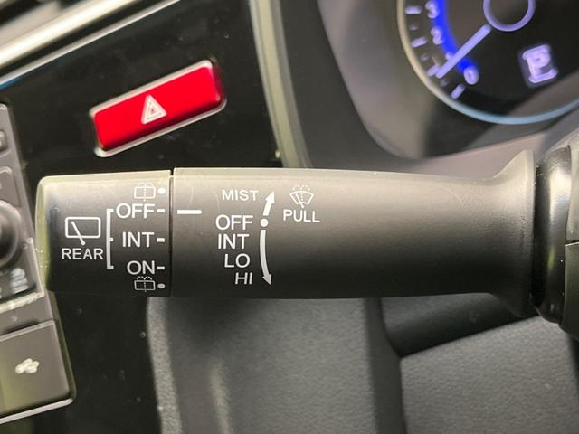 フィット 13G・Fパッケージ ファインエディション 禁煙車 純正ナビ バックカメラ ETC スマートキー オートエアコン アイドリングストップ 電動格納ミラー アームレスト 14インチアルミホイール(43枚目)