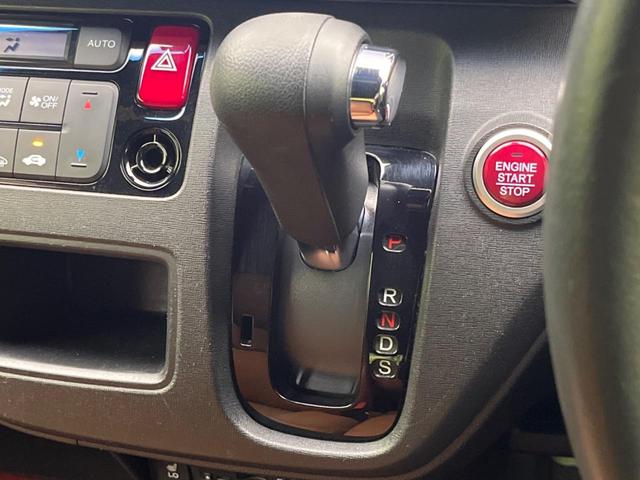 Ｎ－ＯＮＥ プレミアムツアラーＳＳネオクラシックレーサーパッケジ　純正ナビ　バックカメラ　衝突被害軽減装置　禁煙車　ドラレコ　スマートキー　ＨＩＤヘッド　ビルドインＥＴＣ　クルコン　純正１５インチアルミ　オートエアコン　Ｂｌｕｅｔｏｏｔｈ　ＣＤ（49枚目）