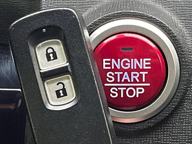 Ｎ－ＯＮＥ プレミアムツアラーＳＳネオクラシックレーサーパッケジ　純正ナビ　バックカメラ　衝突被害軽減装置　禁煙車　ドラレコ　スマートキー　ＨＩＤヘッド　ビルドインＥＴＣ　クルコン　純正１５インチアルミ　オートエアコン　Ｂｌｕｅｔｏｏｔｈ　ＣＤ（50枚目）