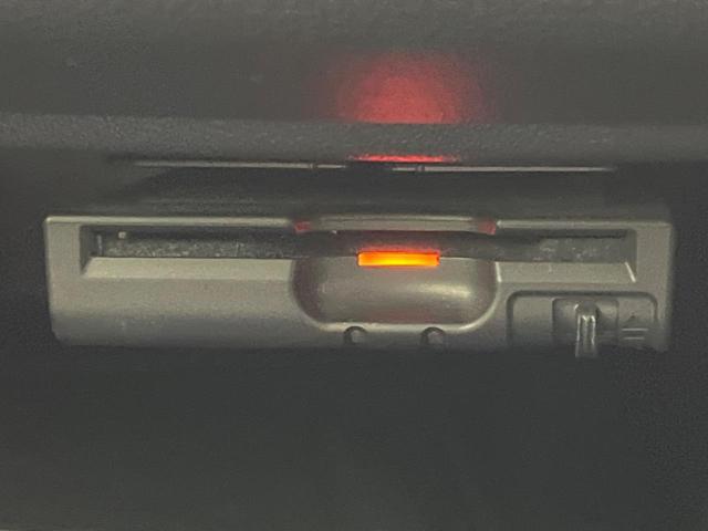 マーチ ニスモ　バックカメラ　禁煙車　ドラレコ　スマートキー　ＥＴＣ　純正１６インチアルミ　オートハイビーム　オートライト　オートエアコン　Ｂｌｕｅｔｏｏｔｈ　ＣＤ　ＤＶＤ再生　フルセグ（6枚目）