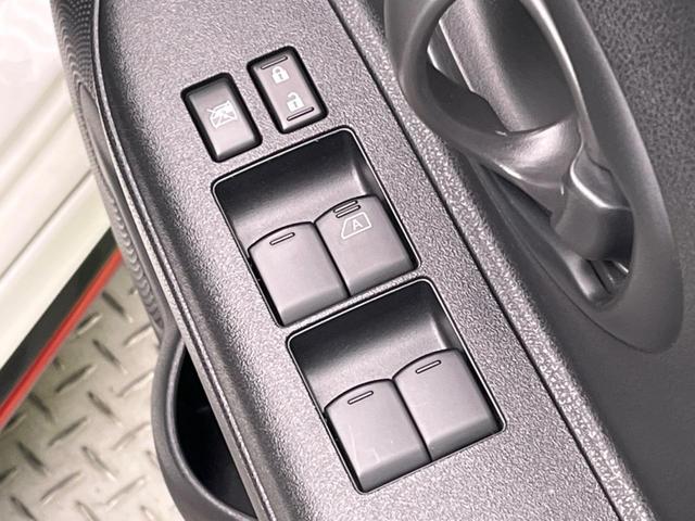 マーチ ニスモ　バックカメラ　禁煙車　ドラレコ　スマートキー　ＥＴＣ　純正１６インチアルミ　オートハイビーム　オートライト　オートエアコン　Ｂｌｕｅｔｏｏｔｈ　ＣＤ　ＤＶＤ再生　フルセグ（36枚目）