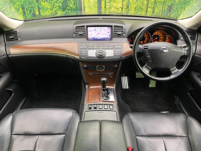 フーガ ３５０ＧＴスポーツパッケージ　メーカー純正ナビ　助手席パワーオットマン　黒革シート　前席シートベンチレーション　運転席ポジションメモリー付きパワーシート　バックカメラ　サイドカメラ　ＥＴＣ　ＨＩＤヘッドライト（2枚目）