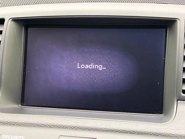 フーガ ３５０ＧＴスポーツパッケージ　メーカー純正ナビ　助手席パワーオットマン　黒革シート　前席シートベンチレーション　運転席ポジションメモリー付きパワーシート　バックカメラ　サイドカメラ　ＥＴＣ　ＨＩＤヘッドライト（3枚目）