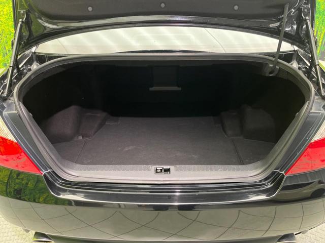 フーガ ３５０ＧＴスポーツパッケージ　メーカー純正ナビ　助手席パワーオットマン　黒革シート　前席シートベンチレーション　運転席ポジションメモリー付きパワーシート　バックカメラ　サイドカメラ　ＥＴＣ　ＨＩＤヘッドライト（10枚目）