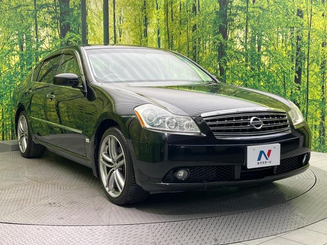 フーガ ３５０ＧＴスポーツパッケージ　メーカー純正ナビ　助手席パワーオットマン　黒革シート　前席シートベンチレーション　運転席ポジションメモリー付きパワーシート　バックカメラ　サイドカメラ　ＥＴＣ　ＨＩＤヘッドライト（16枚目）