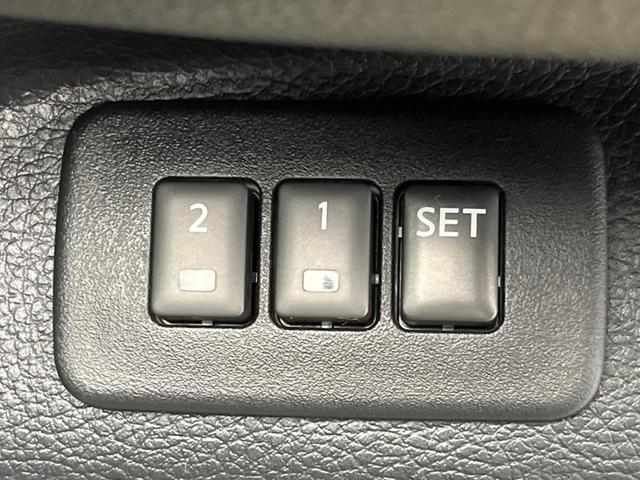 フーガ ３５０ＧＴスポーツパッケージ　メーカー純正ナビ　助手席パワーオットマン　黒革シート　前席シートベンチレーション　運転席ポジションメモリー付きパワーシート　バックカメラ　サイドカメラ　ＥＴＣ　ＨＩＤヘッドライト（26枚目）