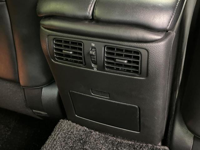 フーガ ３５０ＧＴスポーツパッケージ　メーカー純正ナビ　助手席パワーオットマン　黒革シート　前席シートベンチレーション　運転席ポジションメモリー付きパワーシート　バックカメラ　サイドカメラ　ＥＴＣ　ＨＩＤヘッドライト（30枚目）