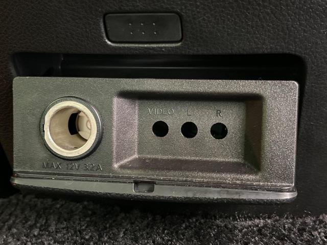 フーガ ３５０ＧＴスポーツパッケージ　メーカー純正ナビ　助手席パワーオットマン　黒革シート　前席シートベンチレーション　運転席ポジションメモリー付きパワーシート　バックカメラ　サイドカメラ　ＥＴＣ　ＨＩＤヘッドライト（31枚目）