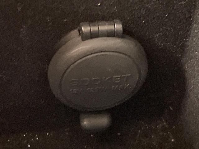 フーガ ３５０ＧＴスポーツパッケージ　メーカー純正ナビ　助手席パワーオットマン　黒革シート　前席シートベンチレーション　運転席ポジションメモリー付きパワーシート　バックカメラ　サイドカメラ　ＥＴＣ　ＨＩＤヘッドライト（35枚目）