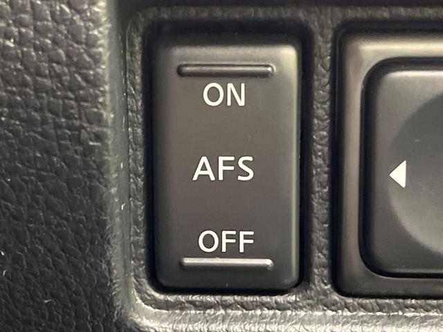 フーガ ３５０ＧＴスポーツパッケージ　メーカー純正ナビ　助手席パワーオットマン　黒革シート　前席シートベンチレーション　運転席ポジションメモリー付きパワーシート　バックカメラ　サイドカメラ　ＥＴＣ　ＨＩＤヘッドライト（39枚目）