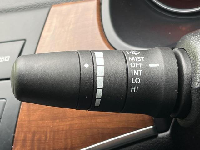 フーガ ３５０ＧＴスポーツパッケージ　メーカー純正ナビ　助手席パワーオットマン　黒革シート　前席シートベンチレーション　運転席ポジションメモリー付きパワーシート　バックカメラ　サイドカメラ　ＥＴＣ　ＨＩＤヘッドライト（44枚目）