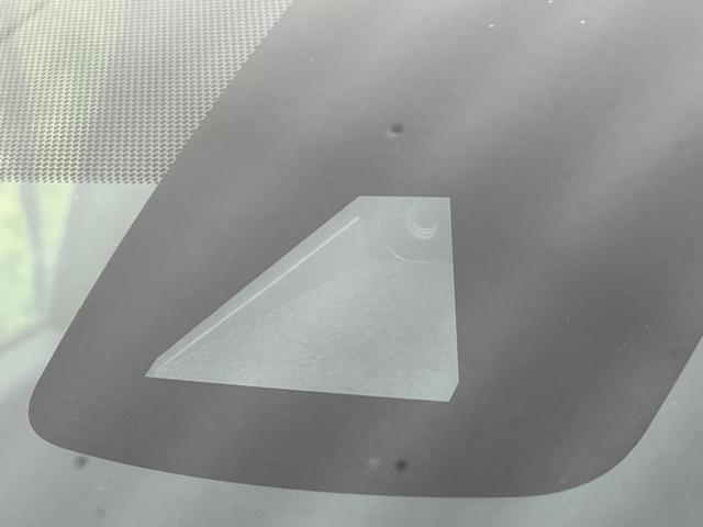 プリウスＰＨＶ Ａレザーパッケージ　モデリスタエアロ　純正１１．６型ナビ　ブラインドスポットモニター　トヨタセーフティセンス　レーダークルーズコントロール　バックカメラ　フルセグ　ＥＴＣ　ドライブレコーダー　前席シートヒーター（7枚目）