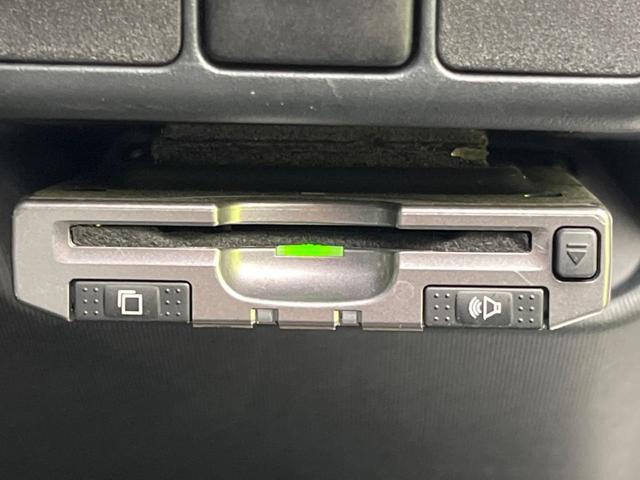 アクア Ｓ　純正ＳＤナビ　スマートキー　オートライト　ＬＥＤヘッドライト　フォグランプ　ＥＴＣ（3枚目）