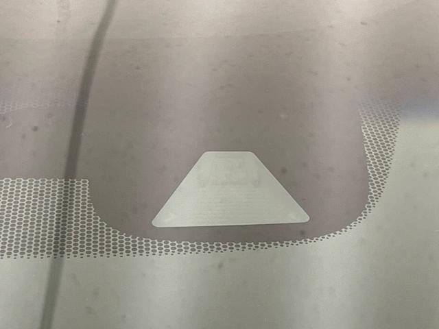 �y�z���_�Z���V���O�z���s���ɑO���̎ԗ�����F�����A�Փ˂������Ȏ��͌x��ƃu���[�L�ŏՓˉ���Ɣ�Q�y�����A�V�X�g�B�����S�Ƀh���C�u�����y���݂��������܂��B