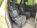 後部座席も気になるようなキズ・汚れやへたり等、大きなダメージはなく、良好な状態です。