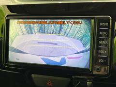 【バックカメラ】駐車時に後方がリアルタイム映像で確認できます。大型商業施設や立体駐車場での駐車時や、夜間のバック時に大活躍！運転スキルに関わらず、今や必須となった装備のひとつです！ 6