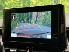 【バックカメラ】駐車時に後方がリアルタイム映像で確認できます。大型商業施設や立体駐車場での駐車時や、夜間のバック時に大活躍！運転スキルに関わらず、今や必須となった装備のひとつです！ 4