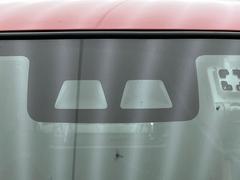 【スマートアシスト】走行中に前方の車両等を認識し、衝突しそうな時は警報とブレーキで衝突回避と被害軽減をアシスト。より安全にドライブをお楽しみいただけます。 6