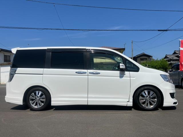 ステップワゴンスパーダ Ｚ　インターナビセレクション　無限フルエアロ　無限足回り　純正ナビ・ＴＶ　フリップダウンモニター　両側パワースライドドア　ＥＴＣ　純正１６インチアルミホイール　スマートキー　バックカメラ　タイヤ新品（4枚目）